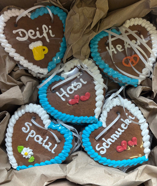 Lebkuchenherzen Mischkarton XS (15cm) – Bayerische Sprüche – 15 Stück